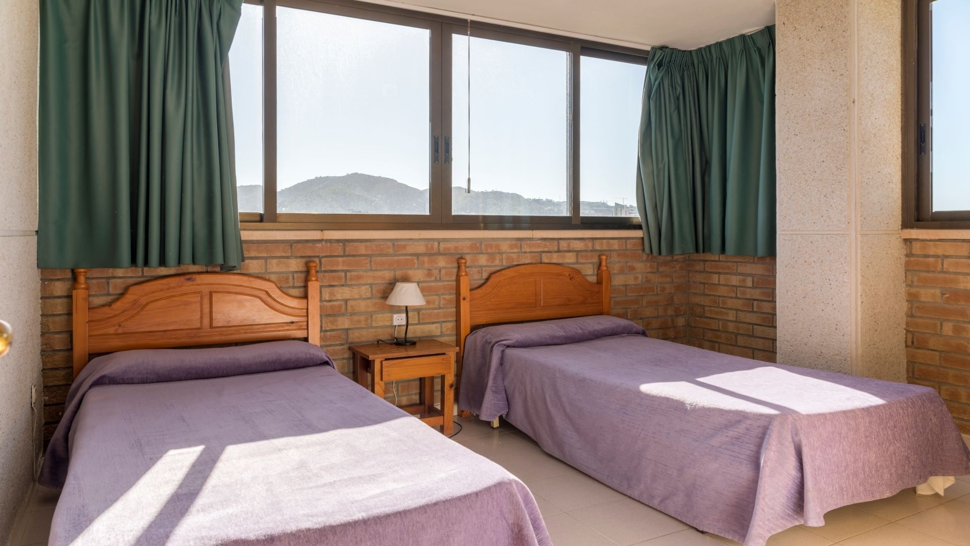 habitacin-con-dos-camas-individuales-room-with-two-single-bed-5-min